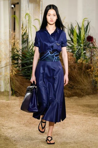 Look 8